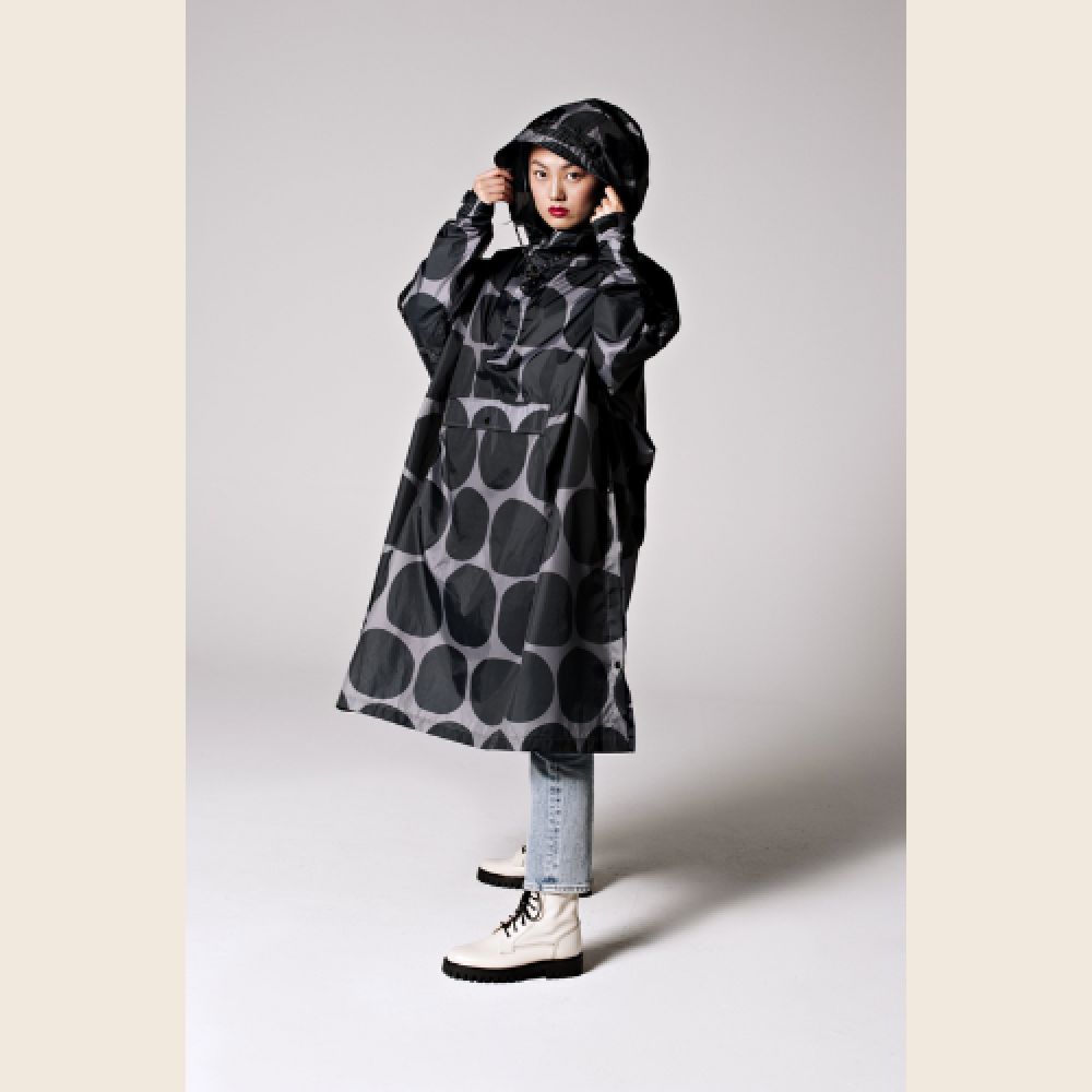 rain-kiss-poncho-black-polka-id122883-1-big_3740-1.jpg
