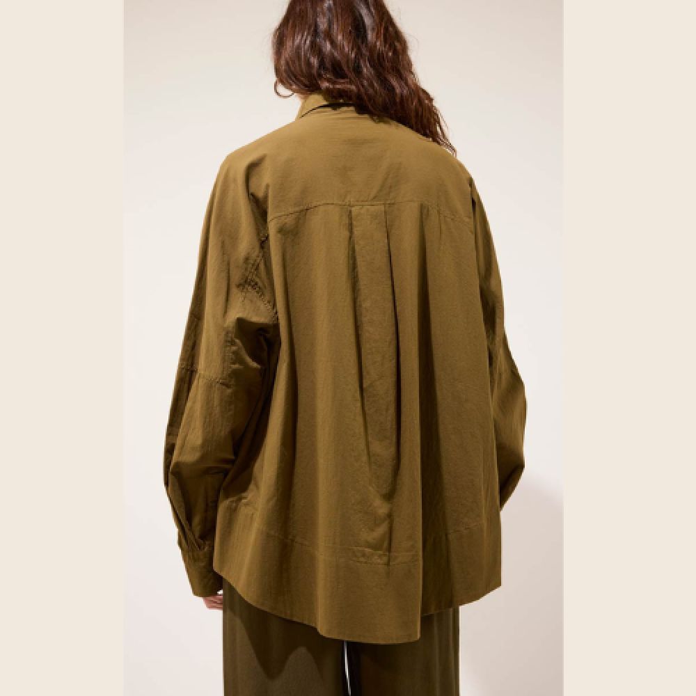 KARMA KOMA E26 Thesy Shirt Cigare – Image 2